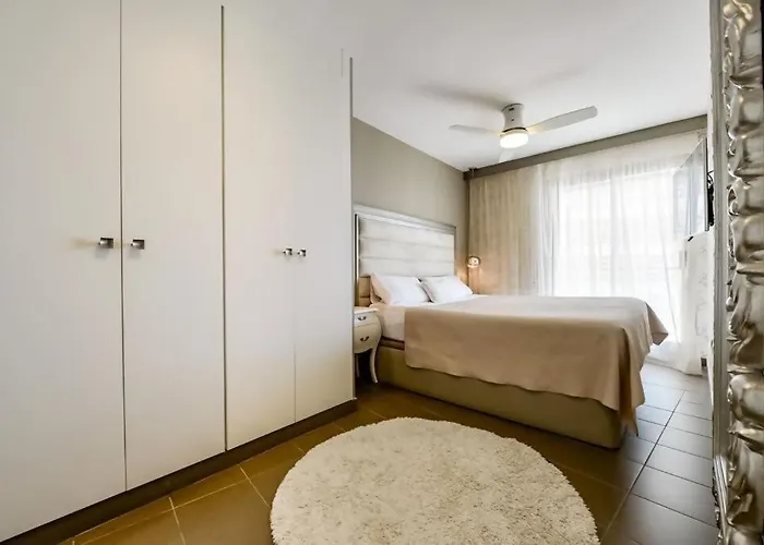 Bonito Borumbot Con Vista Al Mar